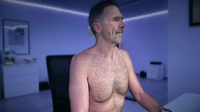 Snapshot of cumwithbrad chatting on June 2, 2026, 3:03 pm cumwithbrad online show from June 2, 2026, 3:03 pm