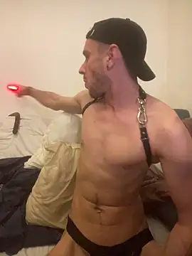 sexbooy27 online show from October 26, 2025, 10:36 pm