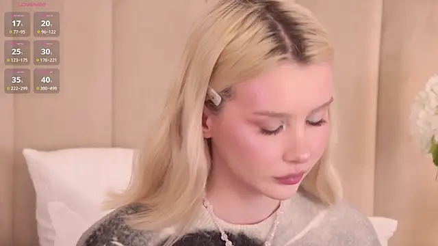 Snapshot of Nesolla chatting on September 16, 2025, 7:26 pm Nesolla online show from September 16, 2025, 7:26 pm