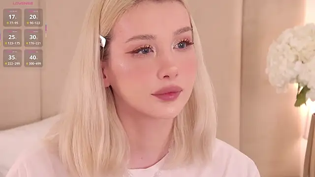 Snapshot of Nesolla chatting on September 23, 2025, 7:17 pm Nesolla online show from September 23, 2025, 7:17 pm