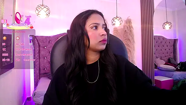 SophiaWalker 1 online show from December 14, 2025, 12:21 pm