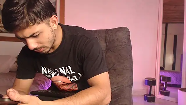 ArturoCardona  online show from March 24, 2026, 12:10 pm