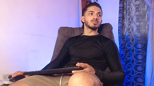 Snapshot of ArturoCardona_ chatting on May 15, 2026, 9:55 pm ArturoCardona online show from May 15, 2026, 9:55 pm