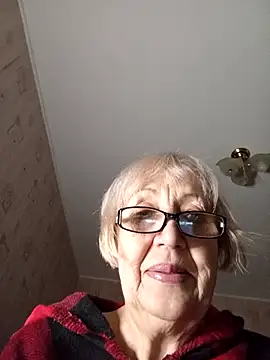 Snapshot of Anatolia5961 chatting on March 8, 2026, 2:04 am Anatolia5961 online show from March 8, 2026, 2:04 am