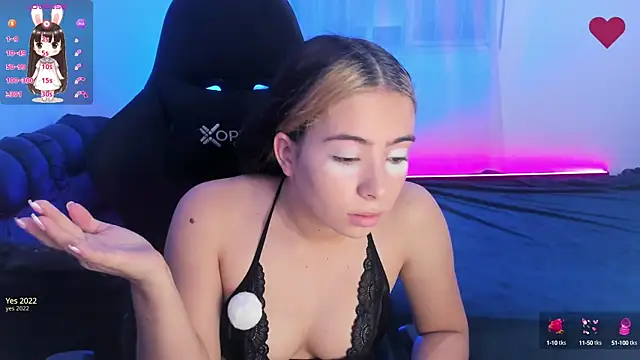 Aishelyng online show from September 26, 2025, 8:57 pm