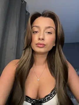 ellariverss online show from May 21, 2026, 2:18 am