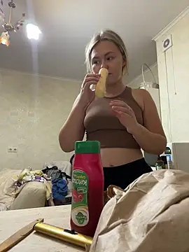 SunshineEmma online show from September 14, 2025, 8:19 pm