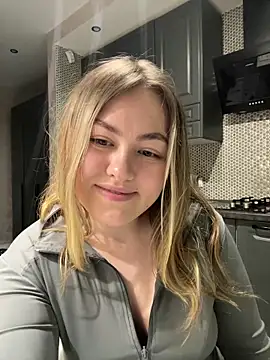 SunshineEmma online show from March 24, 2026, 11:21 pm