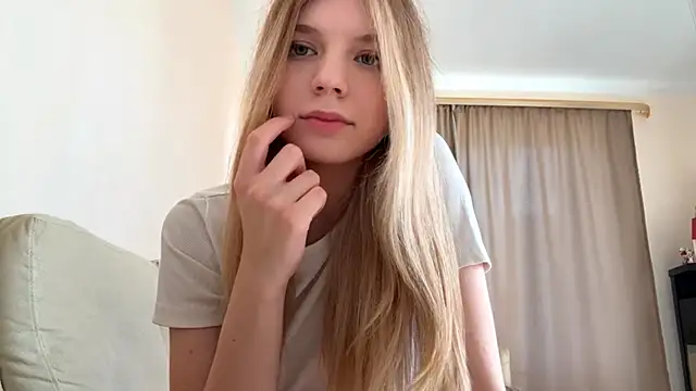 FruityXo online show from October 8, 2025, 11:30 am