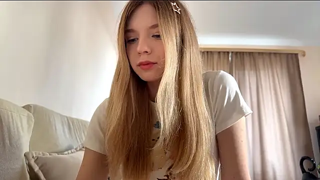 FruityXo online show from November 1, 2025, 11:45 am