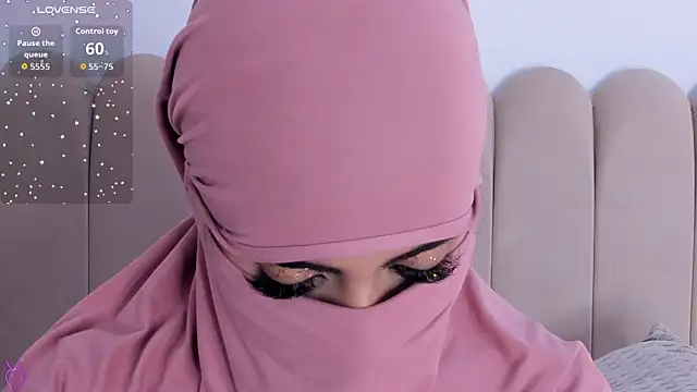 Jasmin hamdan online show from December 17, 2025, 7:09 pm