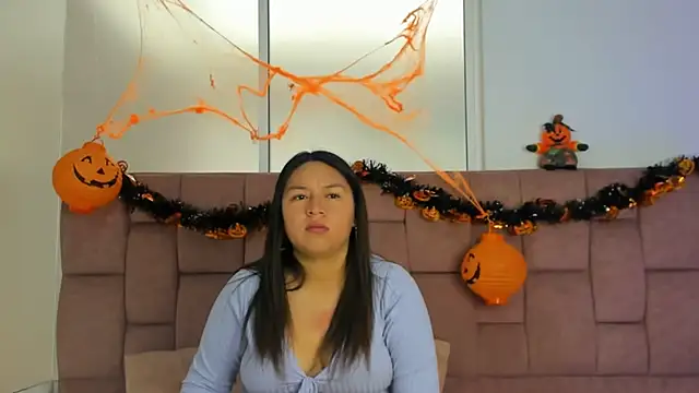 BellaRoux1 online show from October 3, 2025, 12:02 pm