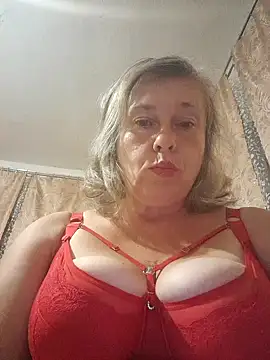 Snapshot of Catherine372311 chatting on September 21, 2025, 6:53 pm Catherine372311 online show from September 21, 2025, 6:53 pm