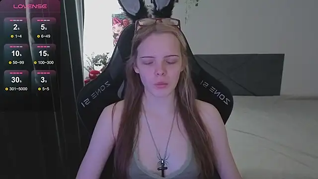 Luna Navy online show from October 24, 2025, 9:06 am