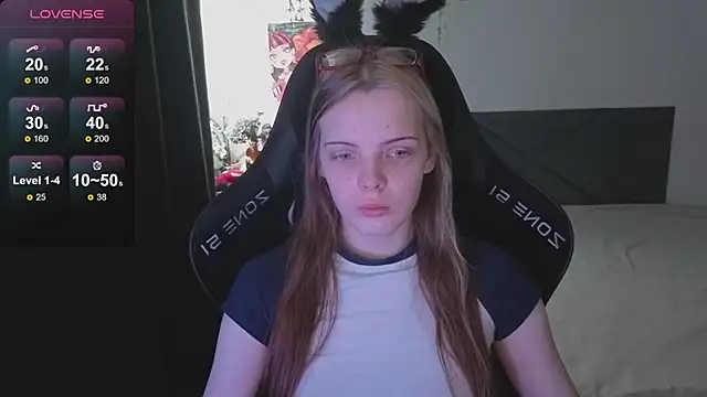 Luna Navy online show from October 26, 2025, 9:04 am