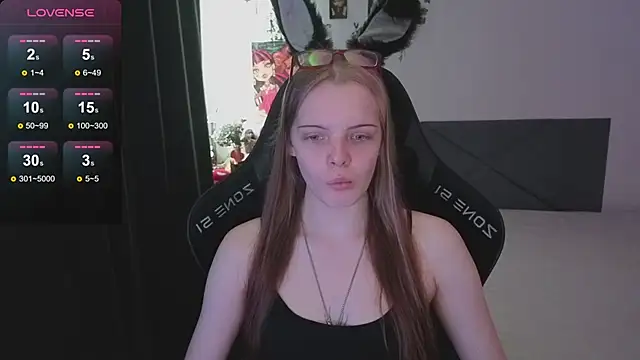 Luna Navy online show from October 27, 2025, 9:46 am