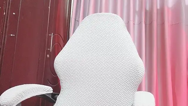 Vessi-babe online show from September 20, 2025, 3:02 pm