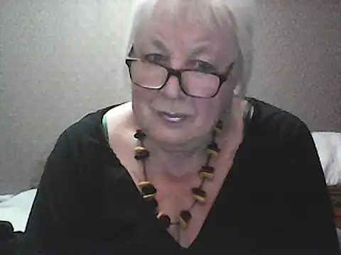 Alexia64231 online show from September 17, 2025, 7:04 pm