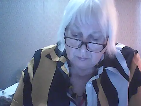 Alexia64231 online show from September 26, 2025, 5:11 am