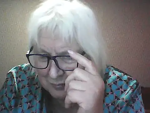 Alexia64231 online show from October 8, 2025, 6:27 pm