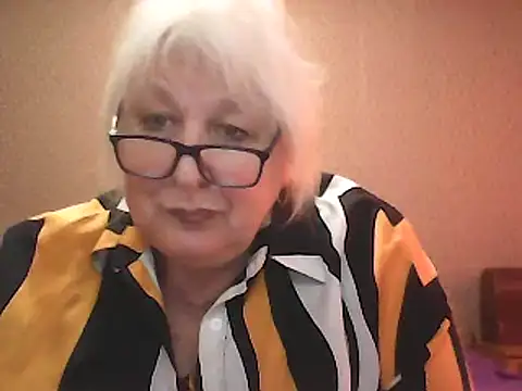 Alexia64231 online show from October 13, 2025, 1:22 pm