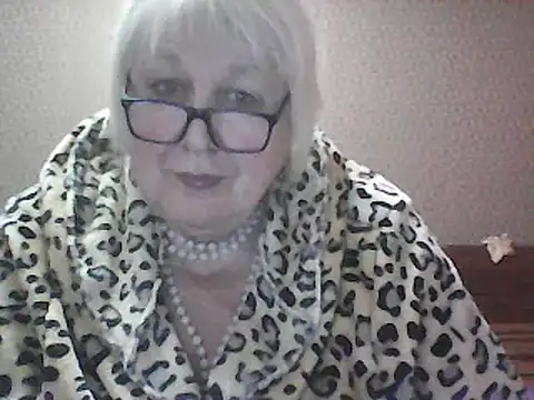 Alexia64231 online show from October 19, 2025, 5:35 pm