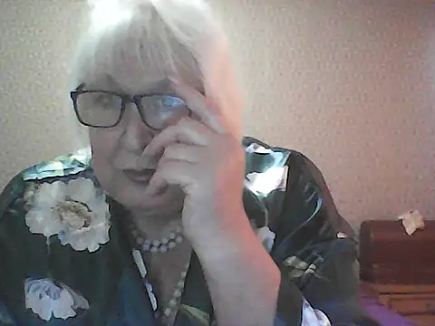 Alexia64231 online show from October 20, 2025, 5:41 am