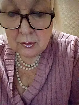 Alexia64231 online show from November 7, 2025, 4:51 pm