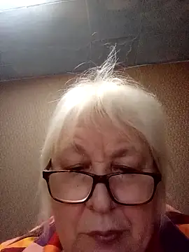 Alexia64231 online show from November 20, 2025, 4:01 am