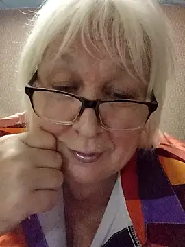 Alexia64231 online show from November 24, 2025, 3:56 pm