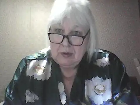Snapshot of Alexia64231 chatting on March 1, 2026, 9:17 pm Alexia64231 online show from March 1, 2026, 9:17 pm