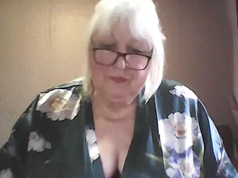 Snapshot of Alexia64231 chatting on April 10, 2026, 12:21 pm Alexia64231 online show from April 10, 2026, 12:21 pm