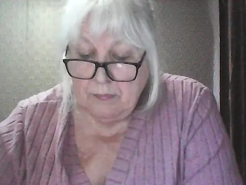 Snapshot of Alexia64231 chatting on April 13, 2026, 2:44 pm Alexia64231 online show from April 13, 2026, 2:44 pm