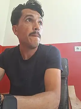 bisexsualman online show from June 24, 2026, 10:14 am