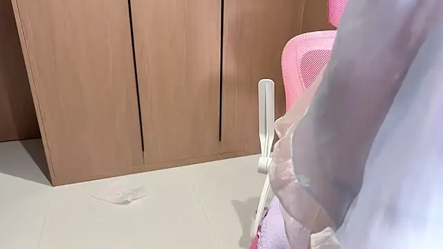 Lilium-520 online show from April 5, 2026, 12:24 pm