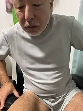 gholly2007 online show from September 14, 2025, 6:07 pm