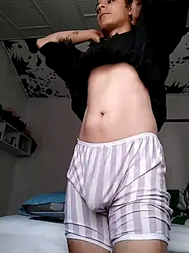 Snapshot of oxxy_jean chatting on February 5, 2026, 12:10 pm oxxy jean online show from February 5, 2026, 12:10 pm