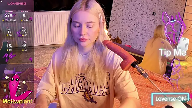 Lillie Berry online show from February 23, 2026, 4:43 am