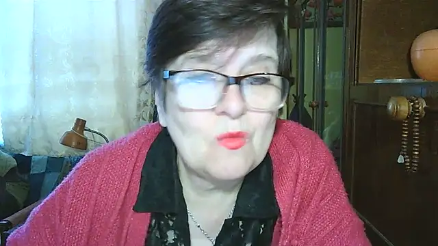 VeronicaGold511 online show from April 9, 2026, 7:03 am