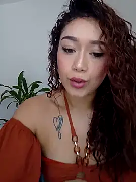 LilithAmber11 online show from September 9, 2025, 5:01 pm