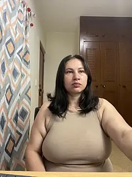 victoriadaniela online show from February 2, 2026, 4:44 am