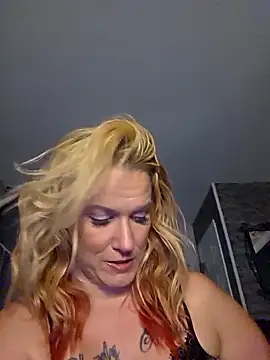Snapshot of RhondaRump chatting on May 28, 2026, 5:27 am RhondaRump online show from May 28, 2026, 5:27 am