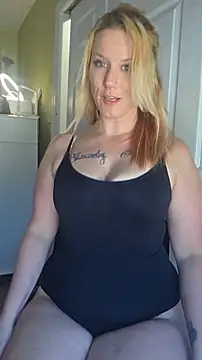 Snapshot of RhondaRump chatting on June 15, 2026, 5:37 pm RhondaRump online show from June 15, 2026, 5:37 pm