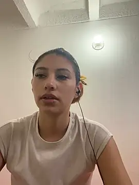 Snapshot of AriaBliss- chatting on October 2, 2025, 11:17 am AriaBliss- online show from October 2, 2025, 11:17 am