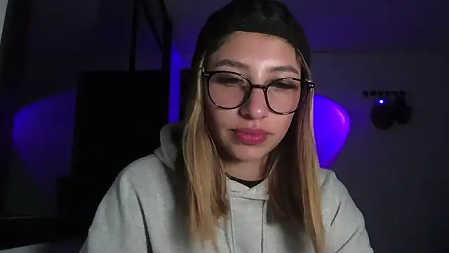 AriaBliss- online show from November 14, 2025, 8:13 am