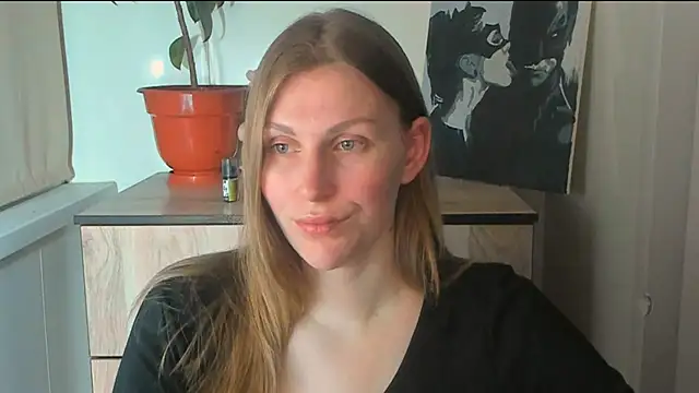 JuliaMuuun online show from April 2, 2026, 9:34 pm