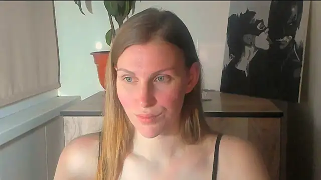 JuliaMuuun online show from April 8, 2026, 10:21 pm