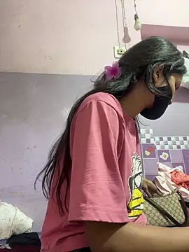 Snapshot of Sandhya_77 chatting on April 5, 2026, 5:59 am Sandhya 77 online show from April 5, 2026, 5:59 am
