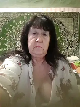 CrystalLime6411 online show from October 2, 2025, 4:52 am