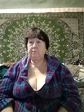 CrystalLime6411 online show from December 1, 2025, 12:10 pm